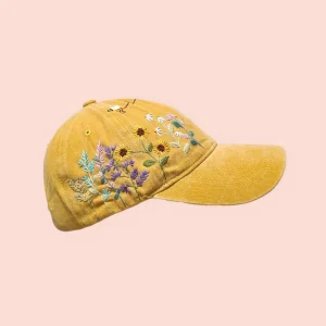 Gul handbroderad tvättad basebollkeps