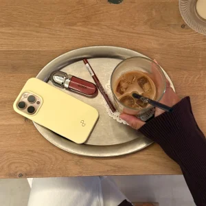 iPhone 15 Pro Cover - Butter Yellow