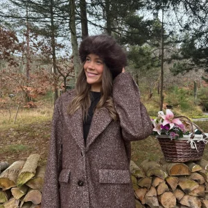 Agnete Shearling Hat - Dark Brown