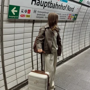 Cabin Suitcase - Beige