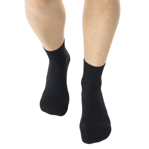 WIDE+ Active Cushion Quarter Sockor Svart – Komfort & Rörelse